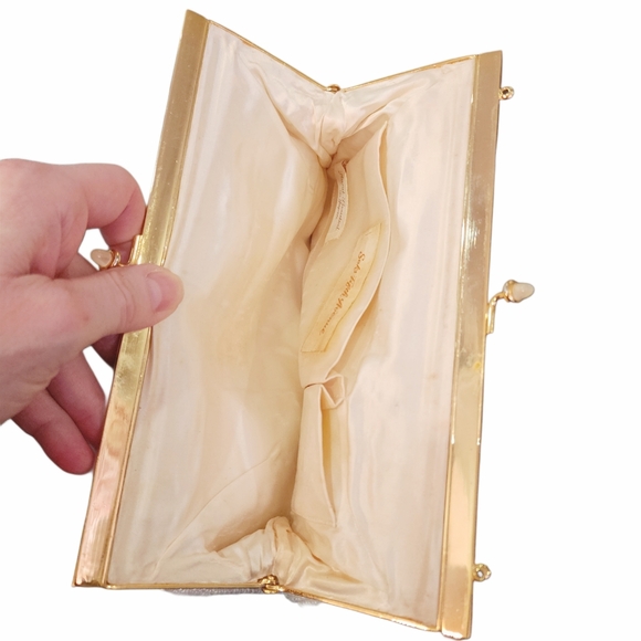 Vintage Saks Fifth Ave Mother of Pearl Beaded Twist Lock Lined Ivory Clutch - Picture 7 of 9